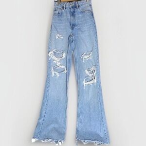 Zara Jeans Flared Leg Women’s Size 0 Destroyed Grunge Ripped Light Wash Denim